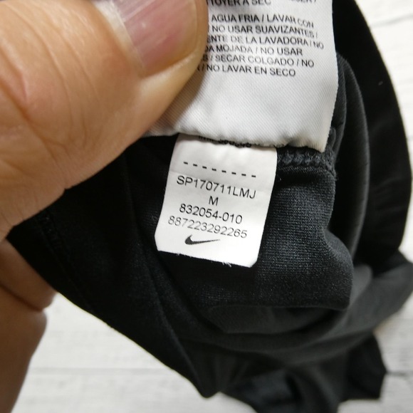 Nike Pro‎ Hypercool Shirt Womens Medium Black Athletic Training Top 832054-010 - Picture 9 of 9